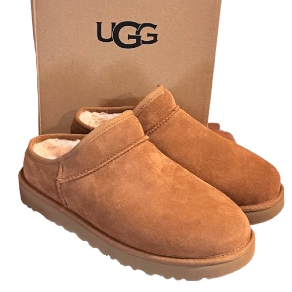 UGG Shoes - NWT- UGG Classic Slippers in Chestnut. Size: 9